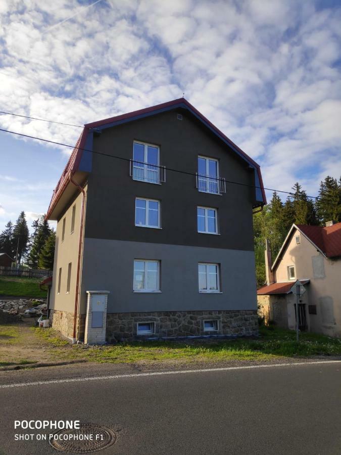 Apartman Raketa Pernink ภายนอก รูปภาพ